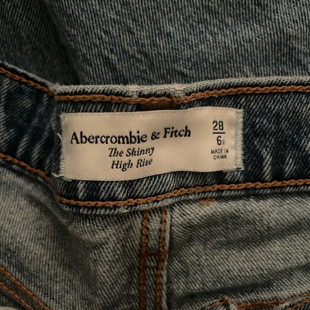 Abercrombie & Fitch Blue High Rise Jeans (The Skinny) - Picture 4 of 4